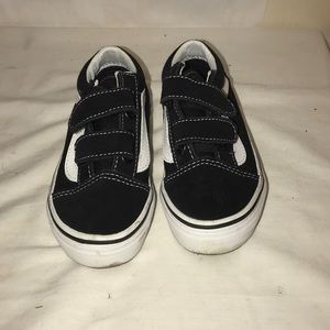 Children’s Vans gym shoes. Size 11.0 US